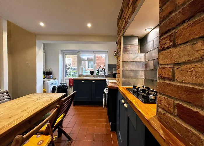 Hastings Old Town Tackleway Privileged Sea Views Whole House 3 Beds